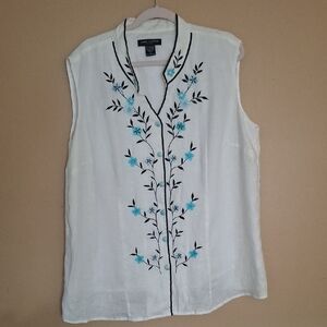 Anne Carson White Sleeveless Linen Top with Light Blue Floral Embroidery